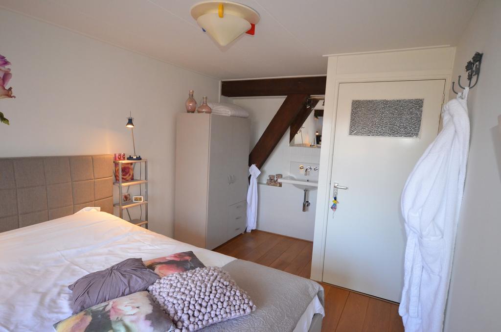 Bed and Breakfast Bloemenhoeve Birdaard Exteriér fotografie