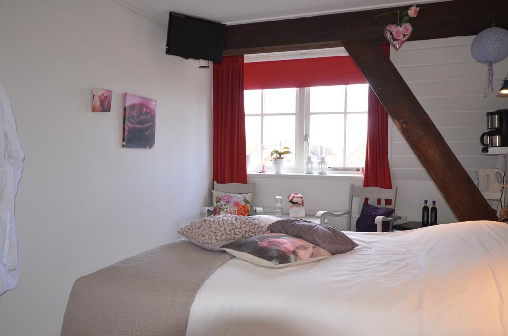 Bed and Breakfast Bloemenhoeve Birdaard Exteriér fotografie